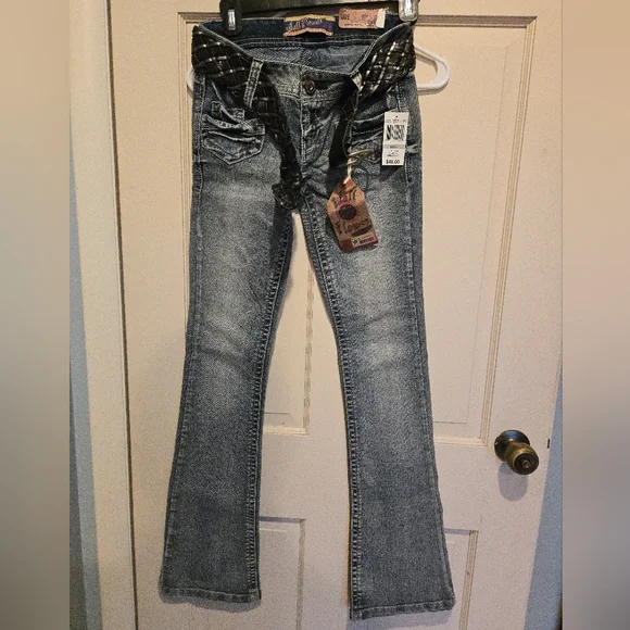 Women's Wall Flower Blue Jeans with Belt - Picture 1 of 7